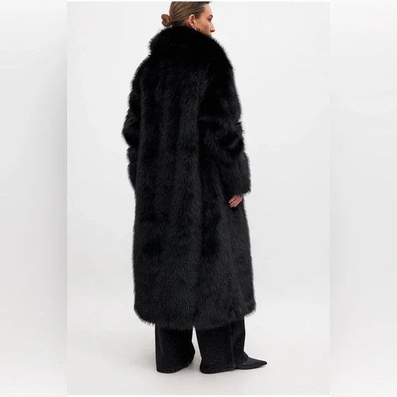 Oversized Black Faux Fur Long Coat - Women's Elegant Winter Cape - Picture 3 of 5